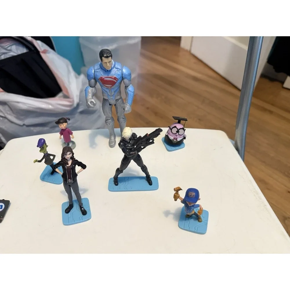 DISNEY FIGURES LOT OF 7 CAKE‎ TOPPERS